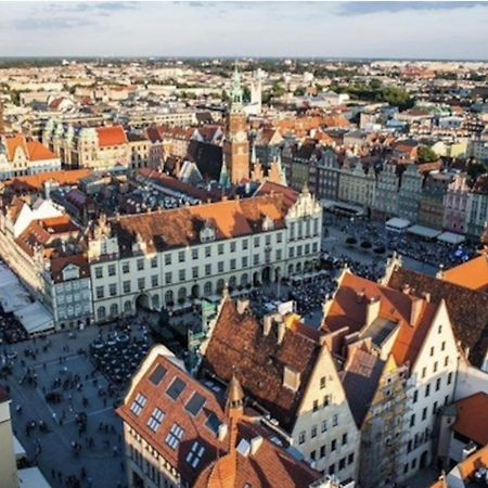Klimatyczny Apartament Przy Rynku Wroclaw Luaran gambar
