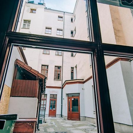 Klimatyczny Apartament Przy Rynku Wroclaw Luaran gambar