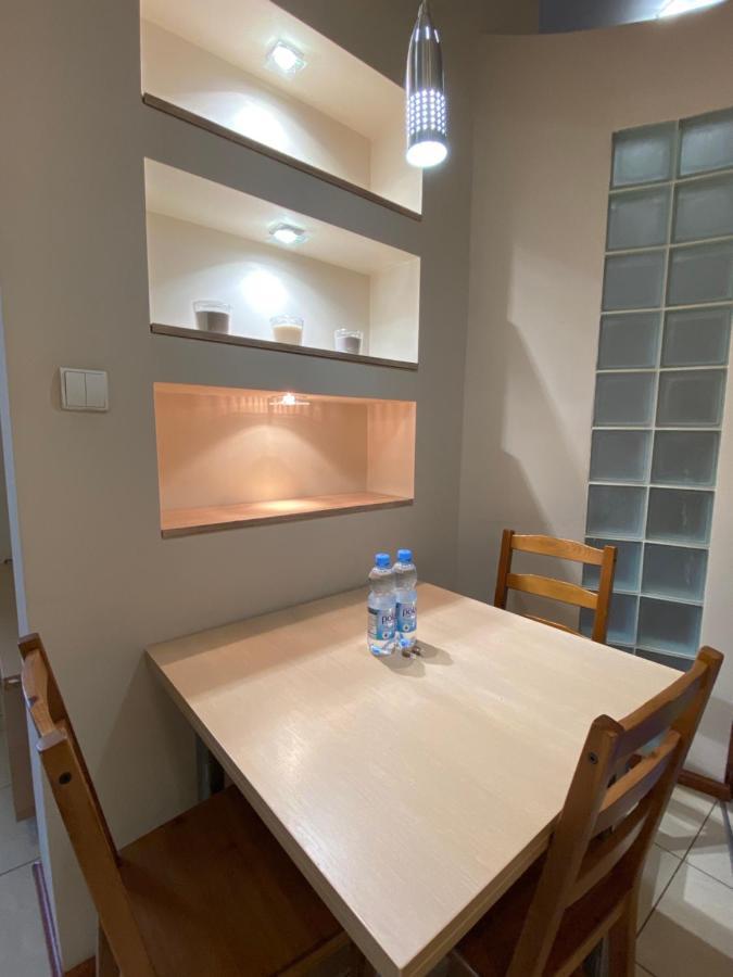 Klimatyczny Apartament Przy Rynku Wroclaw Luaran gambar
