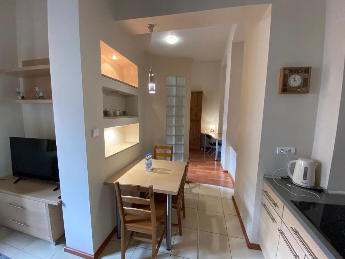 Klimatyczny Apartament Przy Rynku Wroclaw Luaran gambar
