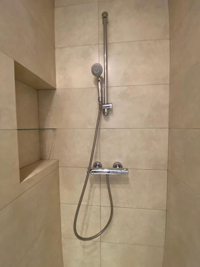 Klimatyczny Apartament Przy Rynku Wroclaw Luaran gambar