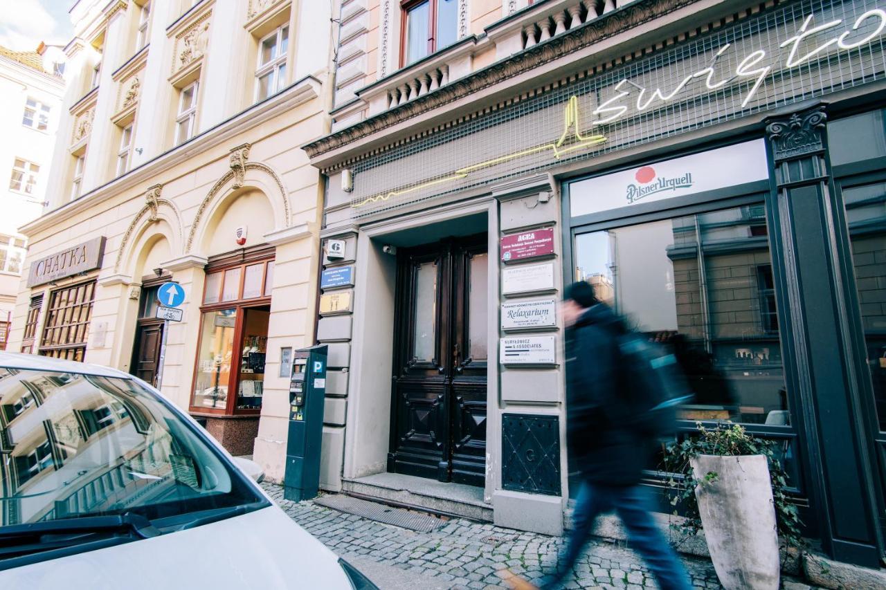 Klimatyczny Apartament Przy Rynku Wroclaw Luaran gambar