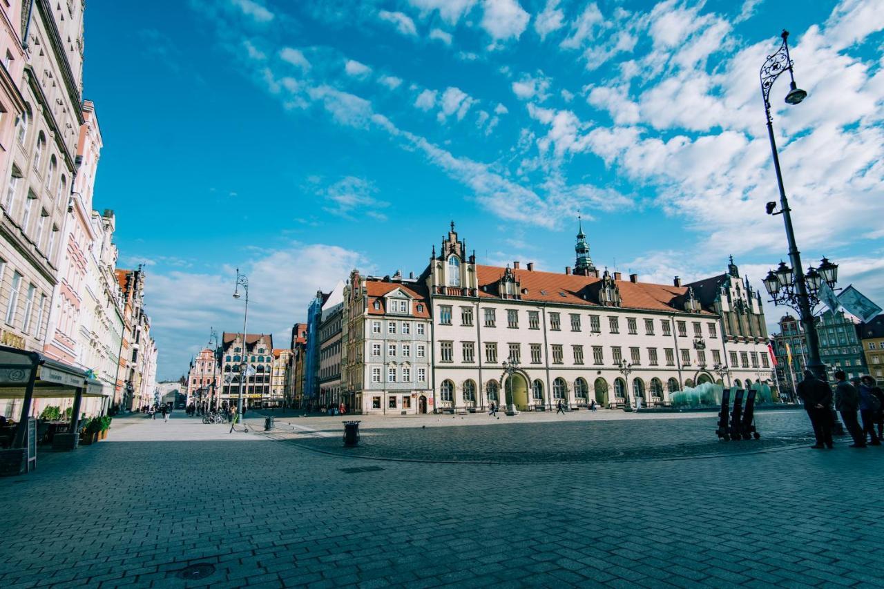 Klimatyczny Apartament Przy Rynku Wroclaw Luaran gambar