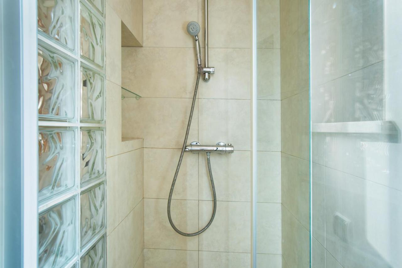 Klimatyczny Apartament Przy Rynku Wroclaw Luaran gambar